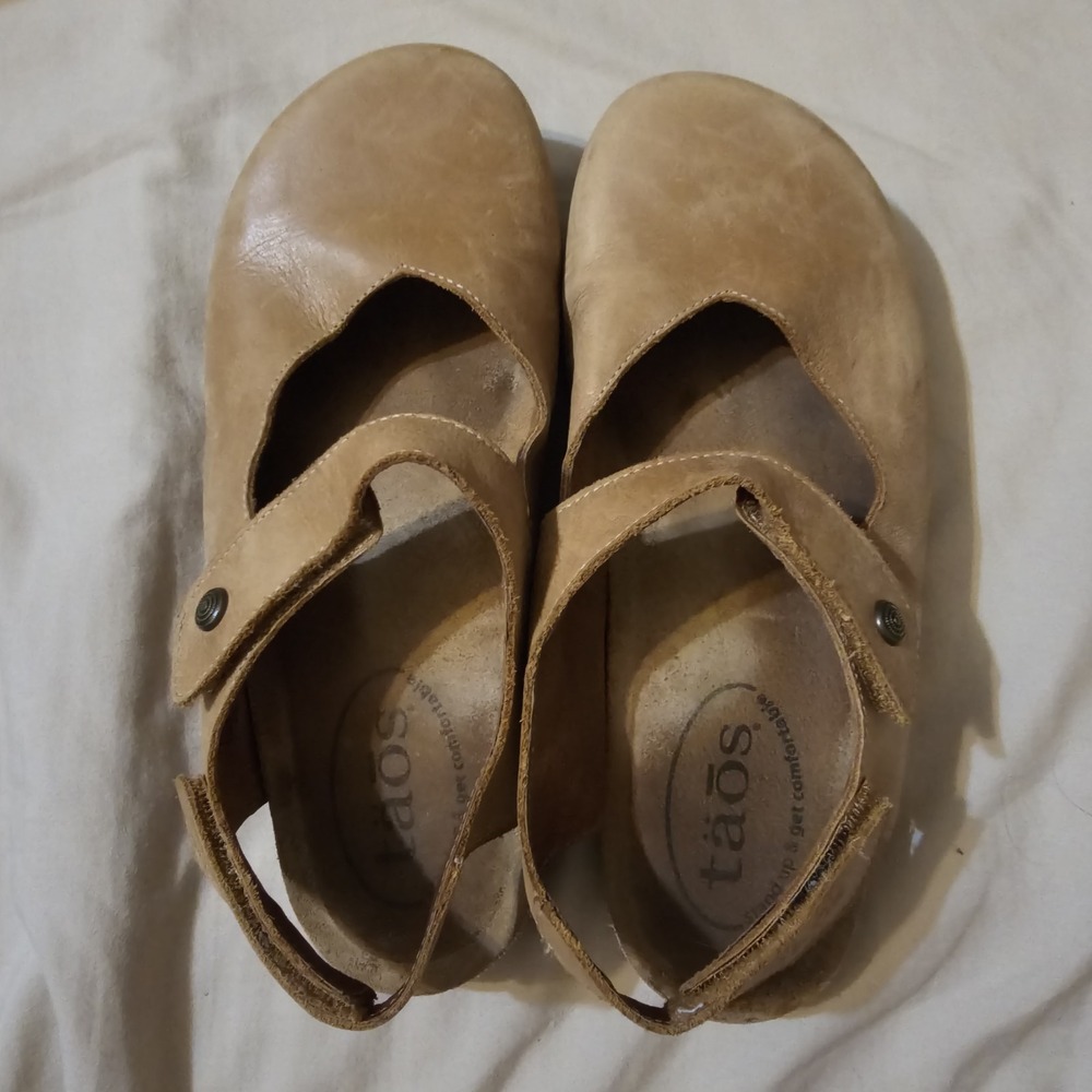 Taos Extra Clogs Size 7 Tan Leather Open Heel Strap Mary Janes Flats Spain